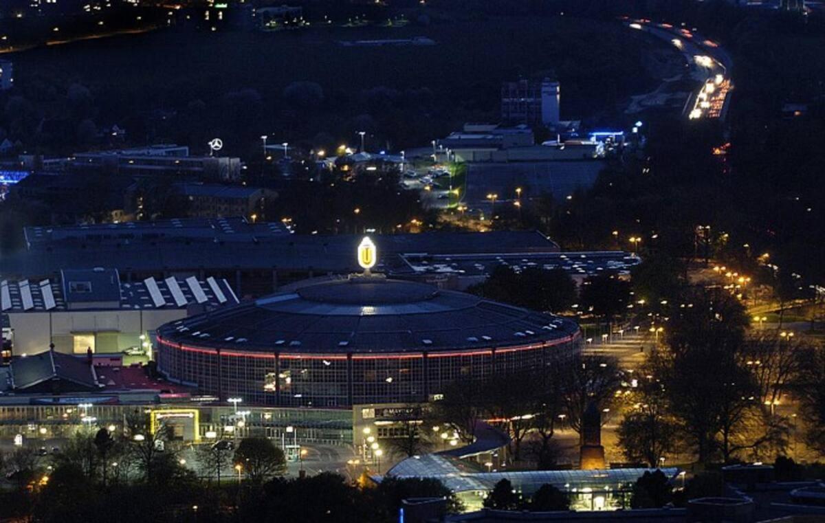 Schoene Grosse Wohnung 2 Schlafzimmer Bis 6 Pax Naehe Stadion Signal Iduna Dortmund Exterior foto