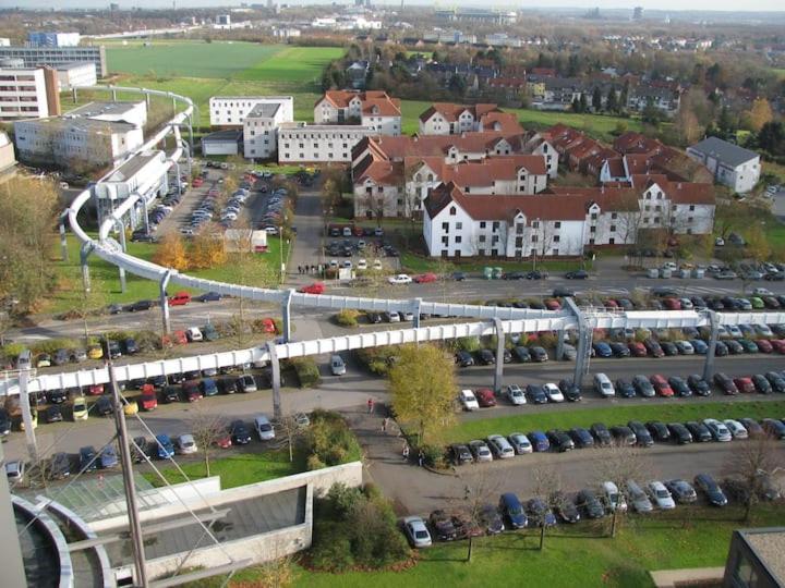 Schoene Grosse Wohnung 2 Schlafzimmer Bis 6 Pax Naehe Stadion Signal Iduna Dortmund Exterior foto